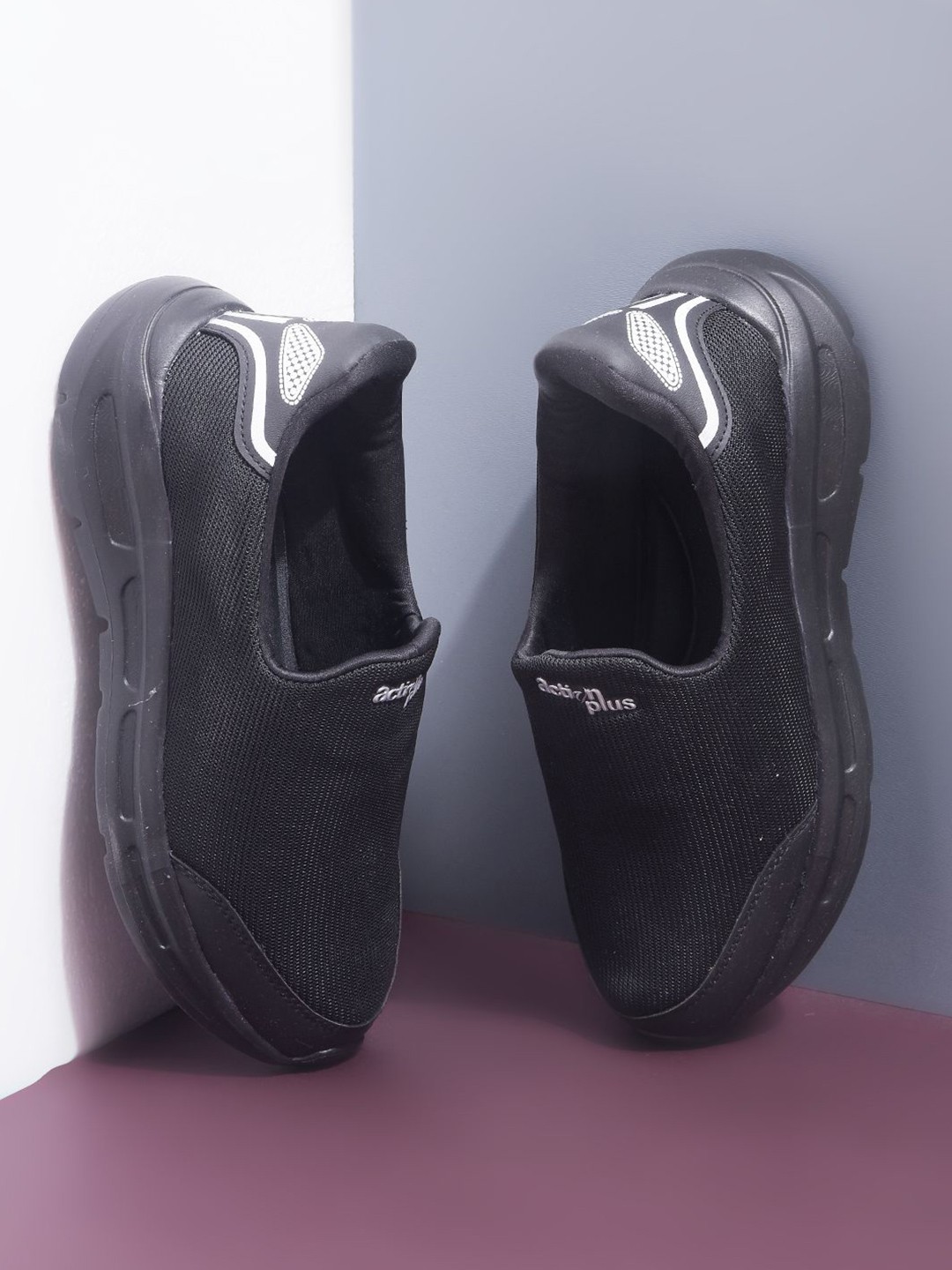 

Action Men Mesh Walking Non-Marking Shoes, Black