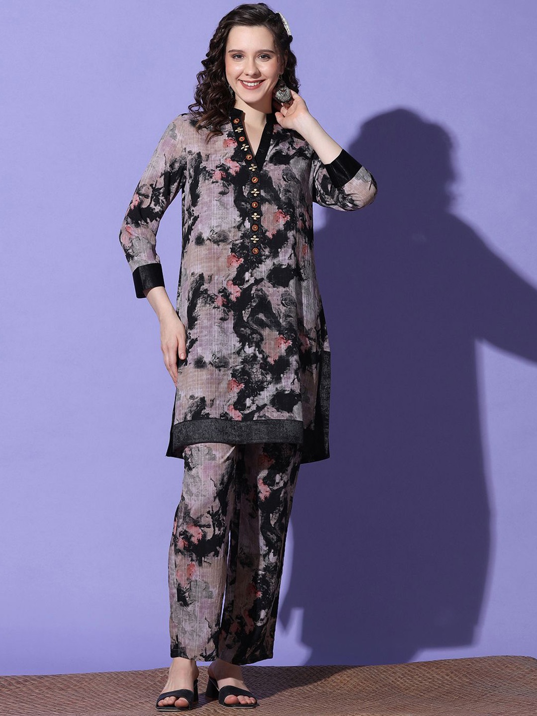 

FUTURO Printed Mandarin Collar Top With Trousers, Black