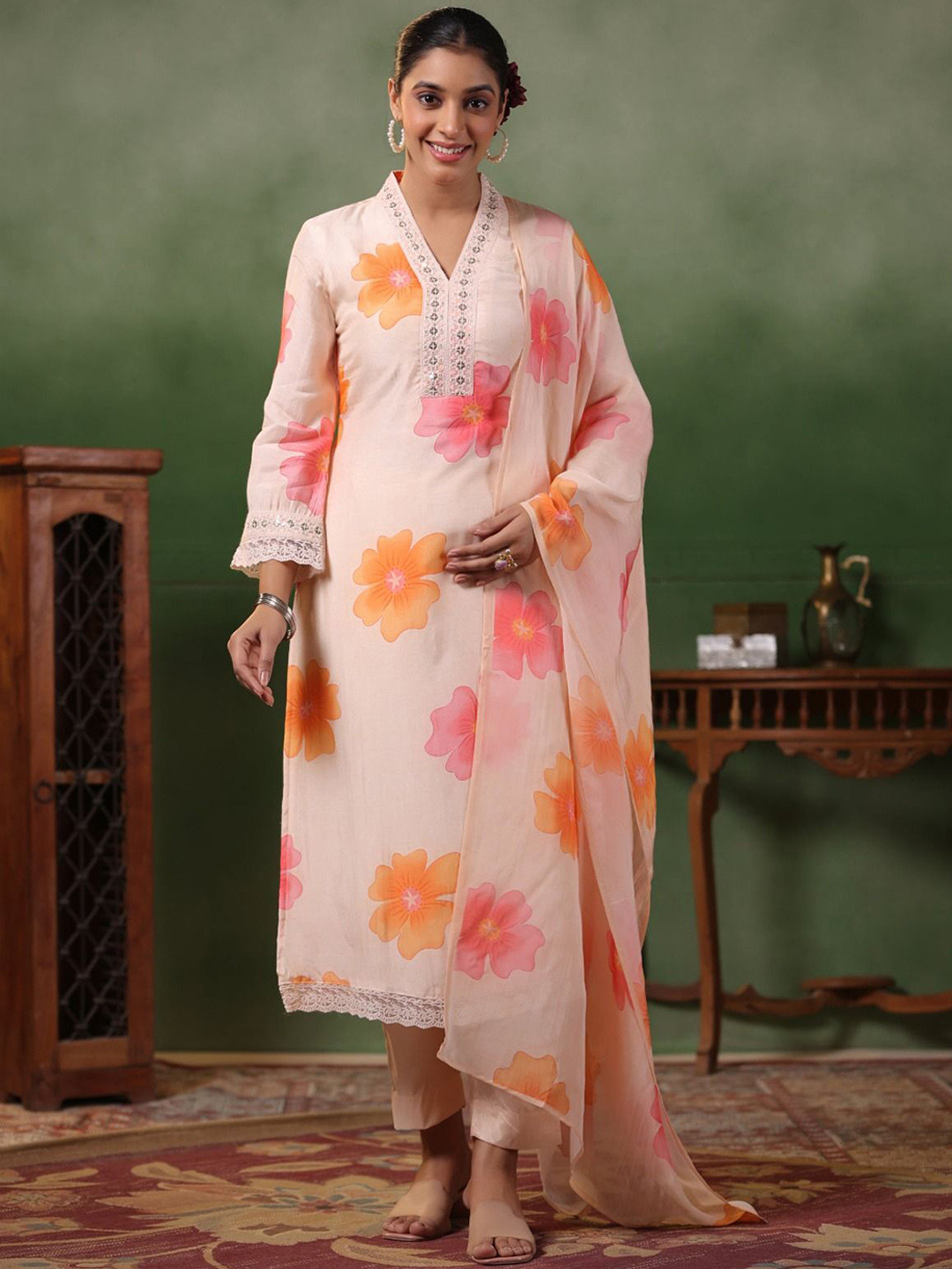 

HERE&NOW Floral Printed Straight Kurta with Trousers & Dupatta, White