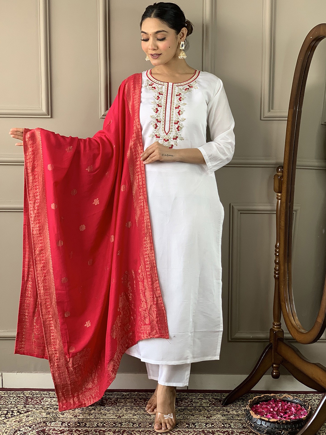 

HERE&NOW Ethnic Motifs Yoke Design Kurta with Trousers & Dupatta, White