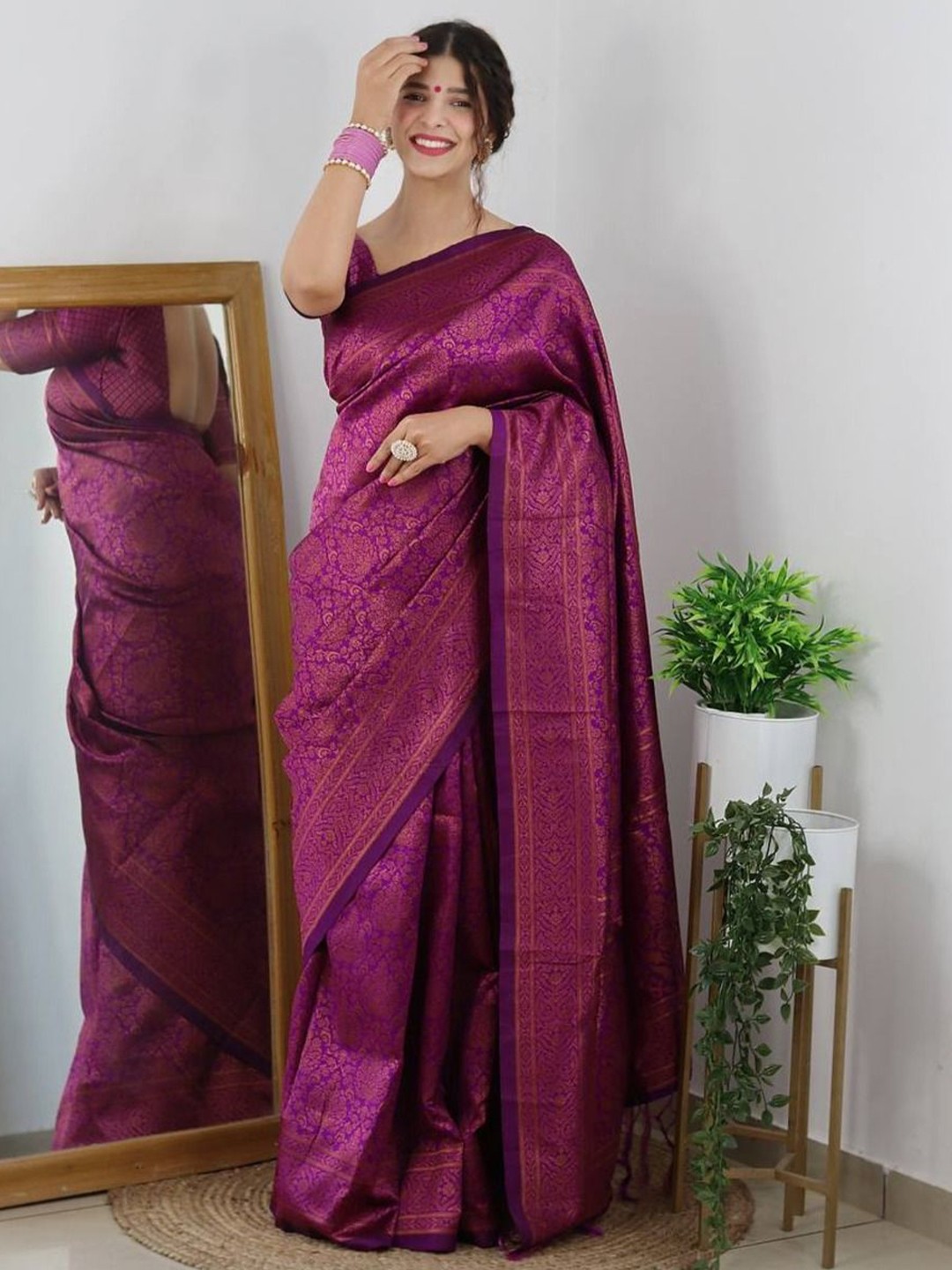 

Anouk Woven Design Zari Saree, Burgundy