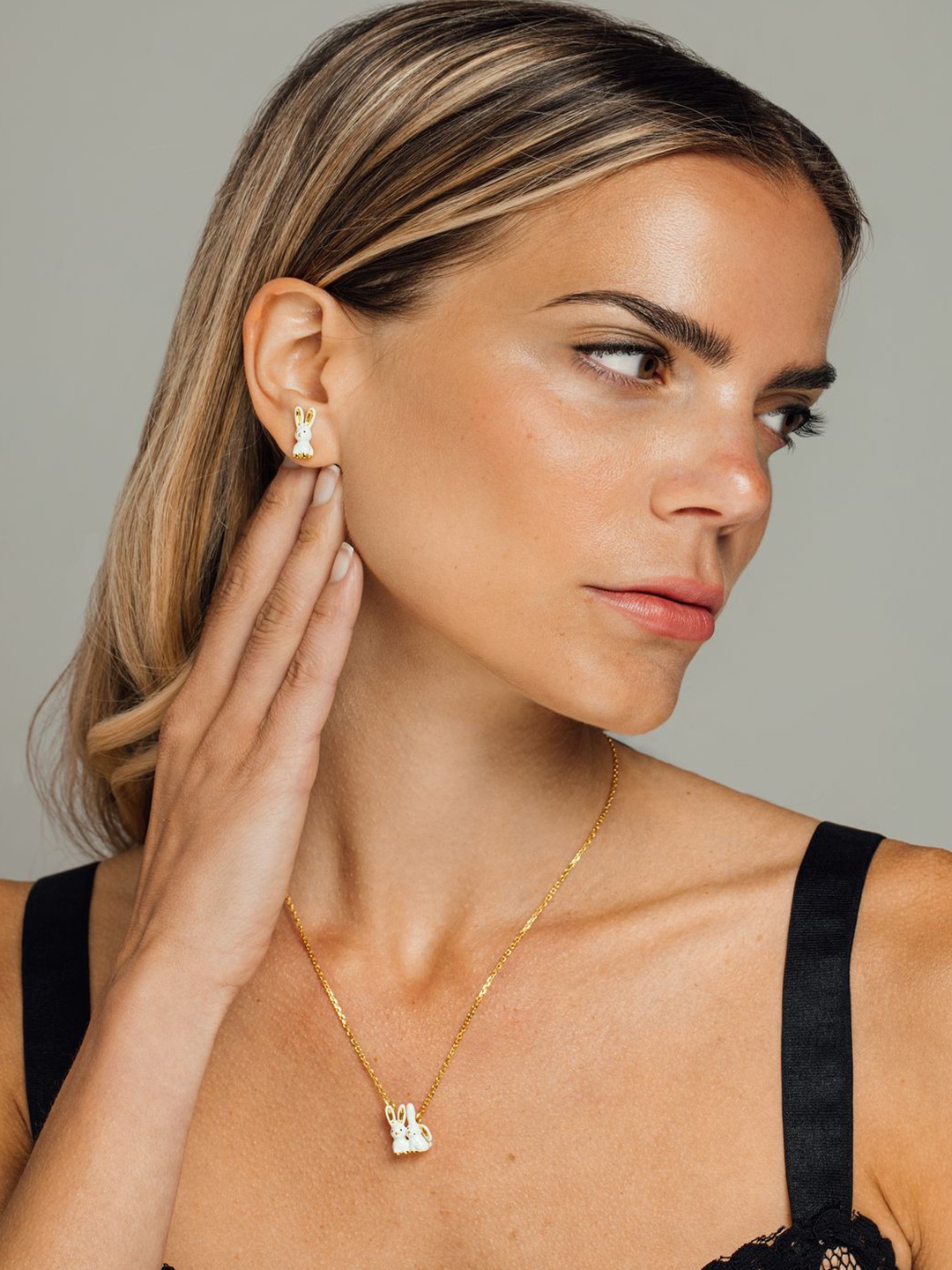 

Sahi London Brass Gold-Plated Enamelled Chain