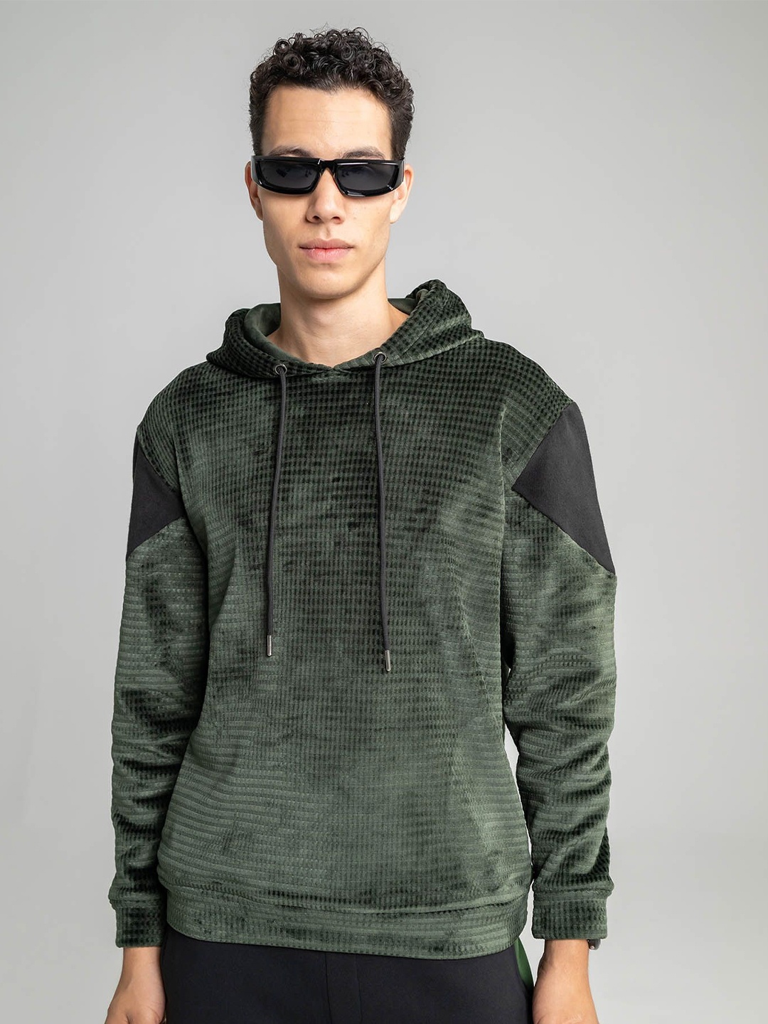 

EDRIO Men Velour Vogue Hooded Sweatshirt, Green