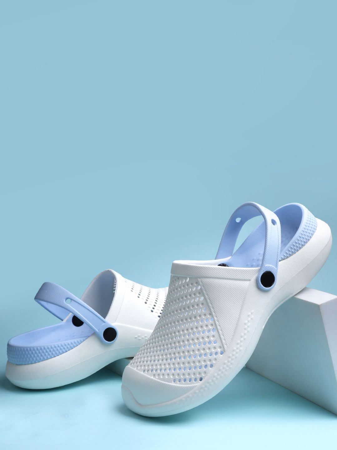 

TOE CANDY Men Rubber Clogs, Blue