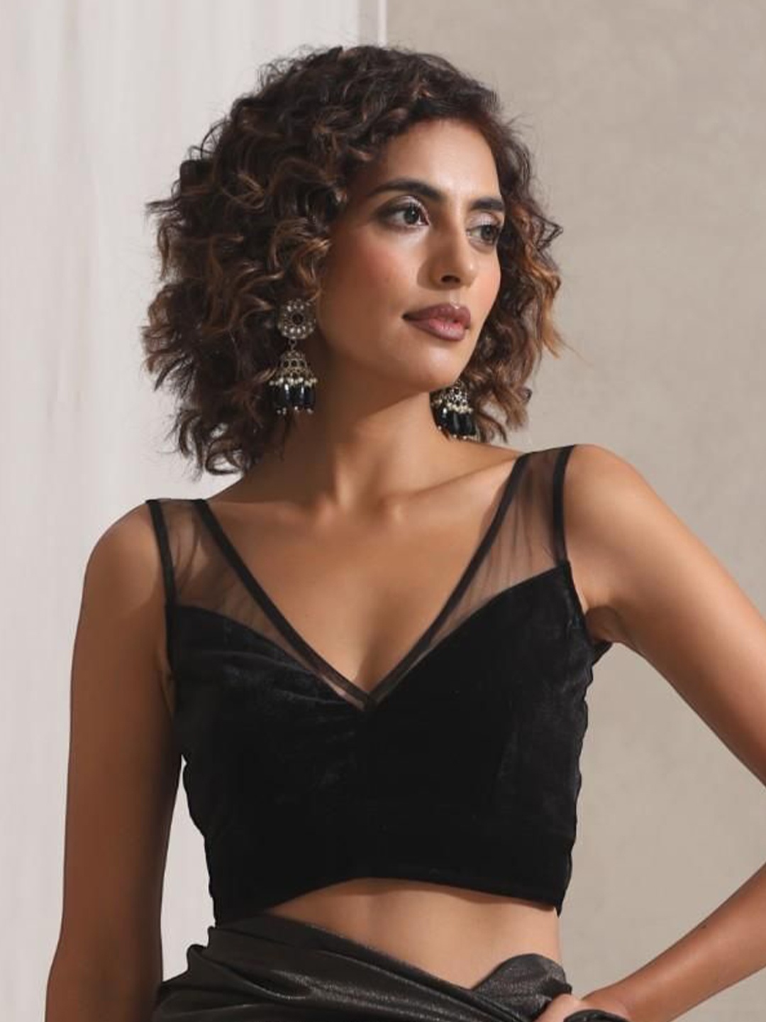 

Swtantra Sleeveless Velvet Blouse With Net, Black