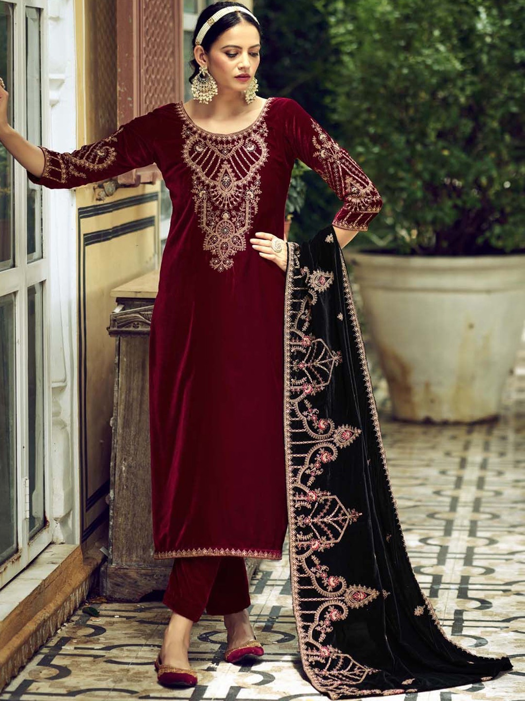 

Clora Creation Women Ethnic Motifs Embroidered Regular Velvet Kurta with Trousers & With Dupatta, Magenta