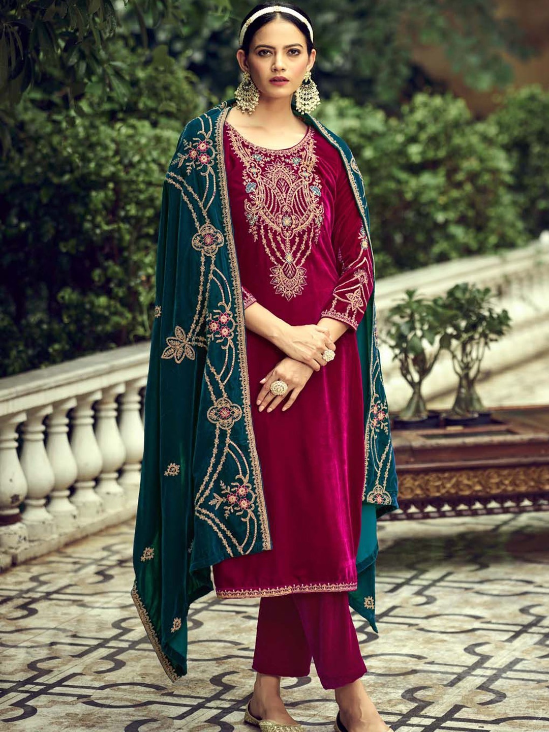 

Clora Creation Women Ethnic Motifs Embroidered Regular Velvet Kurta with Trousers & With Dupatta, Magenta