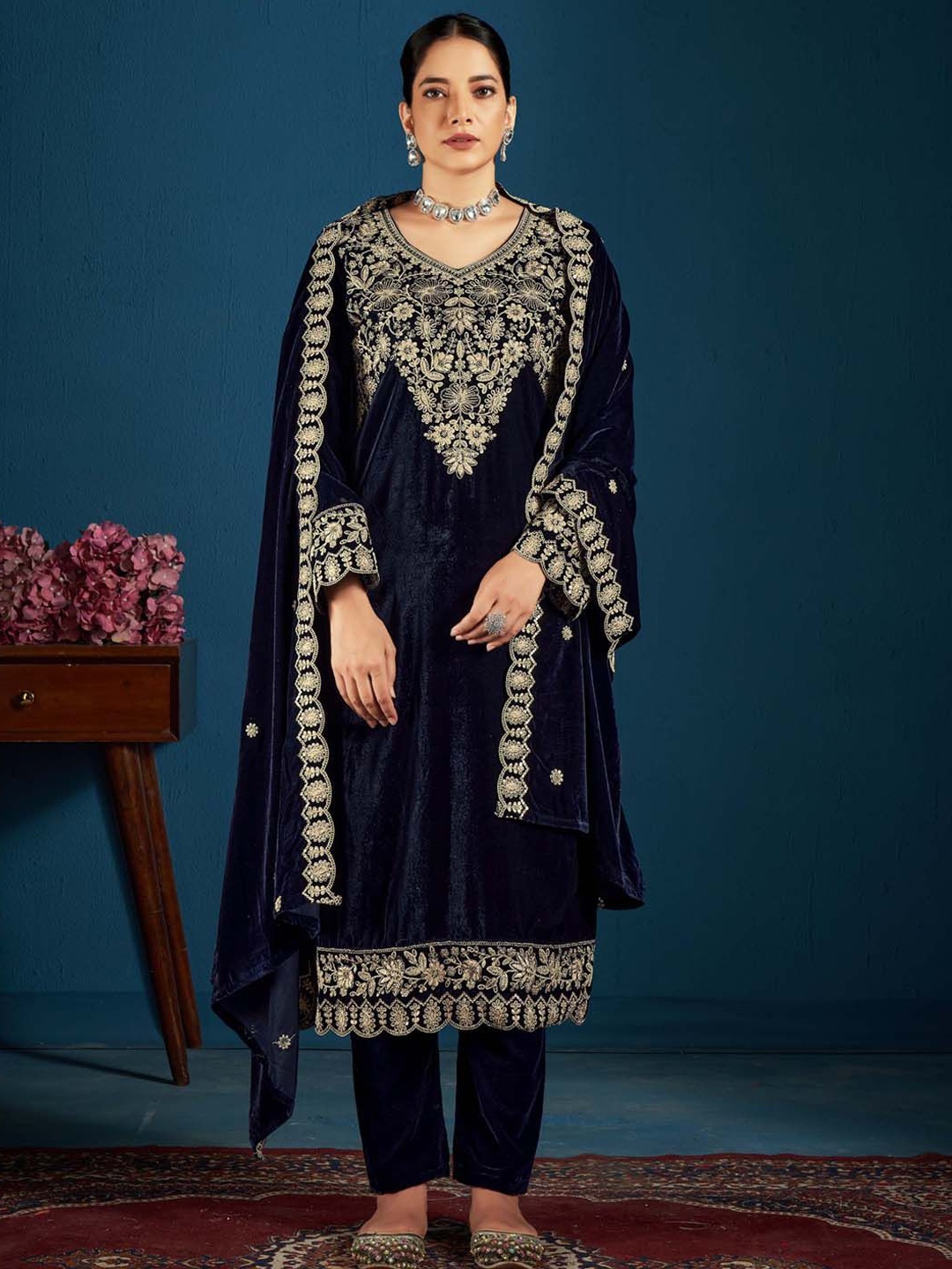 

Clora Creation Women Ethnic Motifs Embroidered Regular Sequinned Velvet Kurta with Trousers & With Dupatta, Navy blue