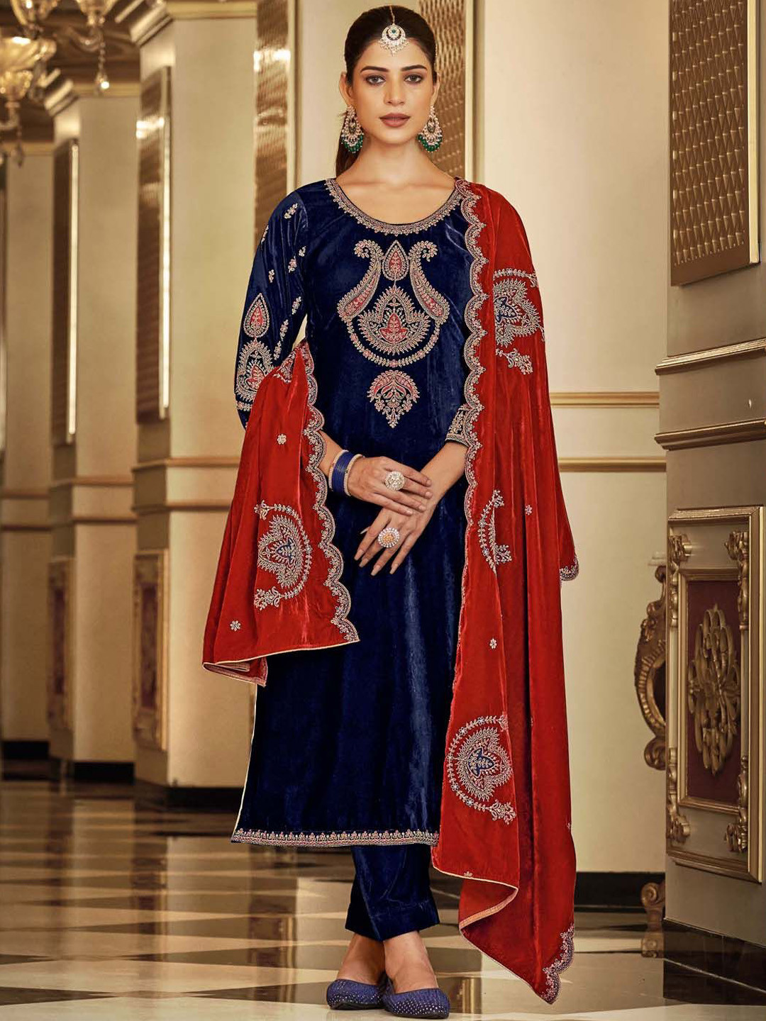 

Clora Creation Women Ethnic Motifs Embroidered Regular Velvet Kurta with Trousers & With Dupatta, Navy blue
