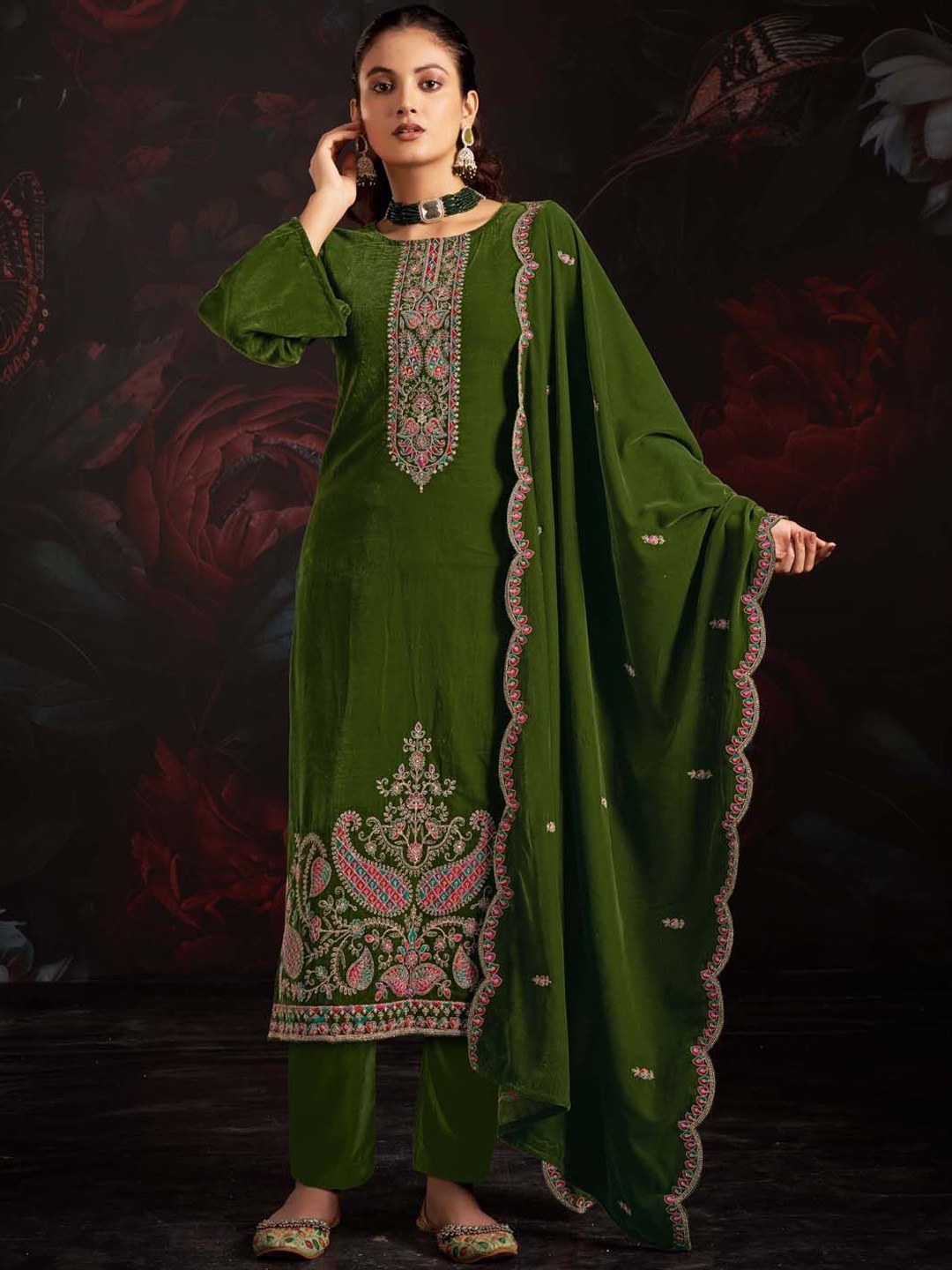 

Clora Creation Women Ethnic Motifs Embroidered Regular Thread Work Velvet Kurta with Trousers & With Dupatta, Green