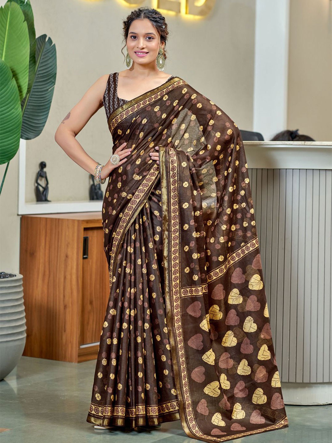 

Anouk Floral Pure Cotton Saree, Brown
