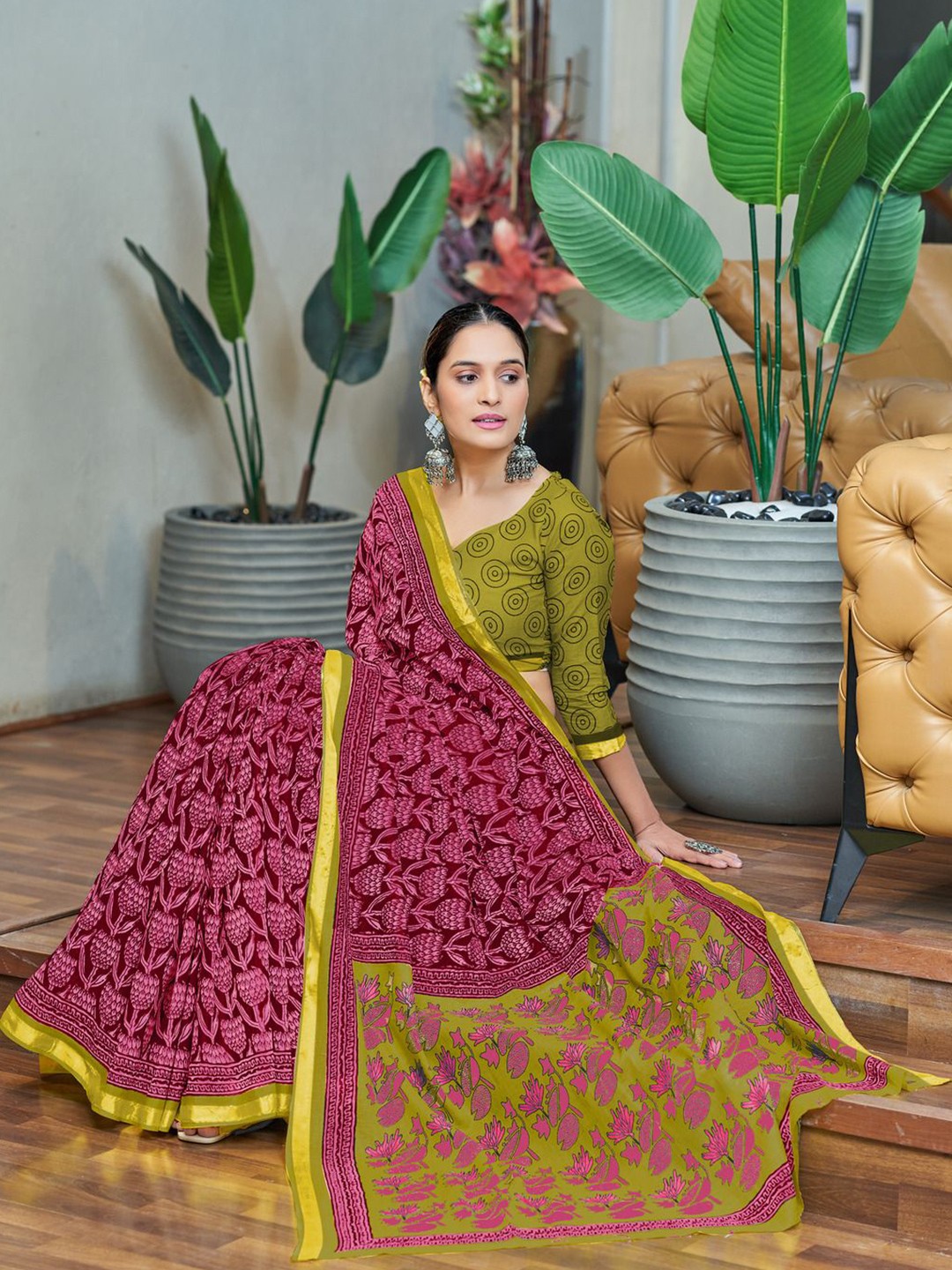 

Anouk Floral Printed Pure Cotton Saree, Maroon