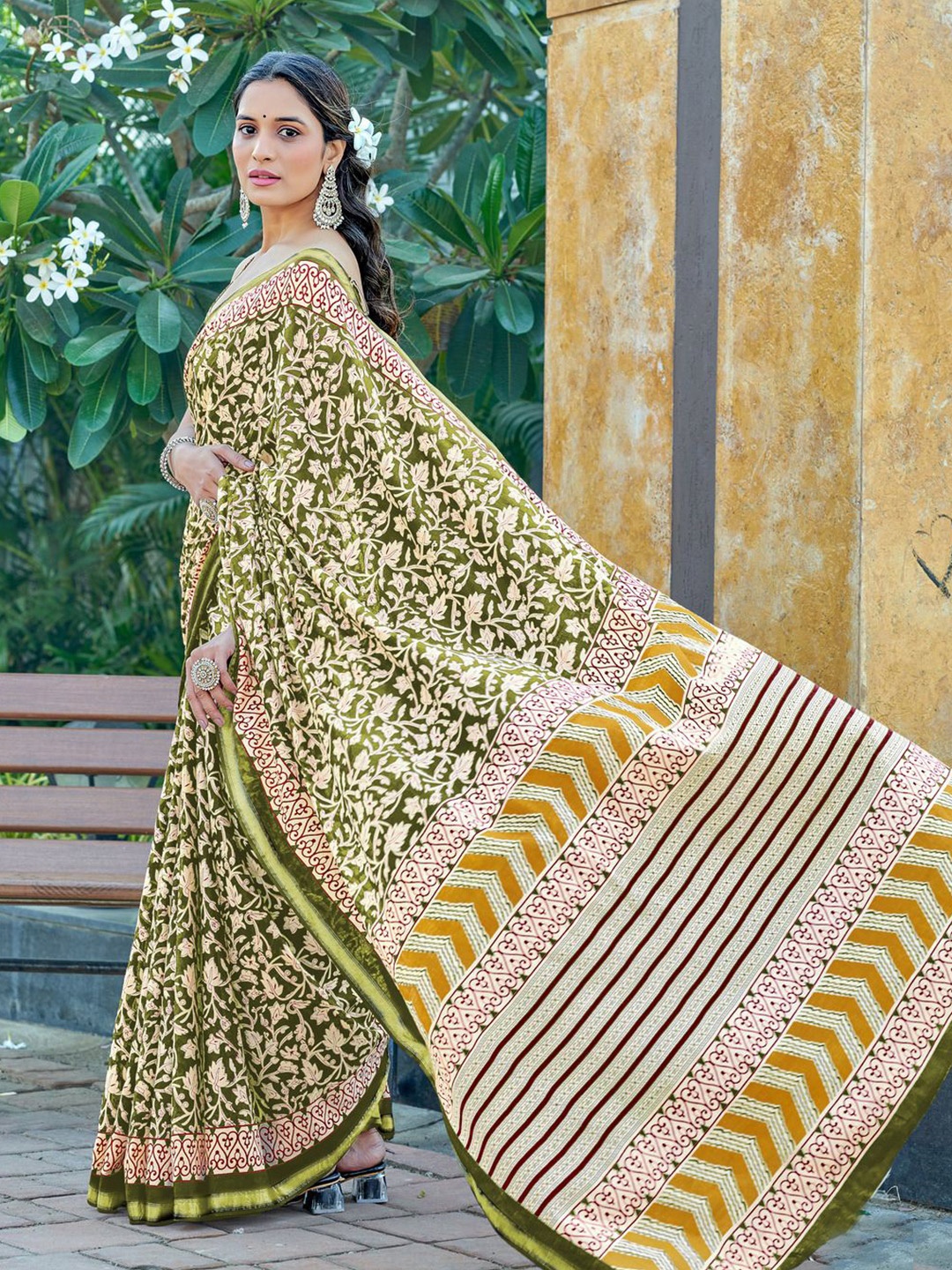 

Anouk Floral Printed Pure Cotton Saree, Green