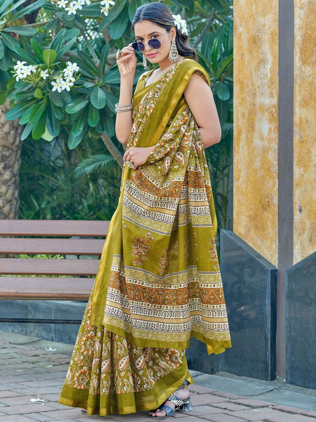 

Anouk Ethnic Motifs Printed Zari Pure Cotton Saree, Olive