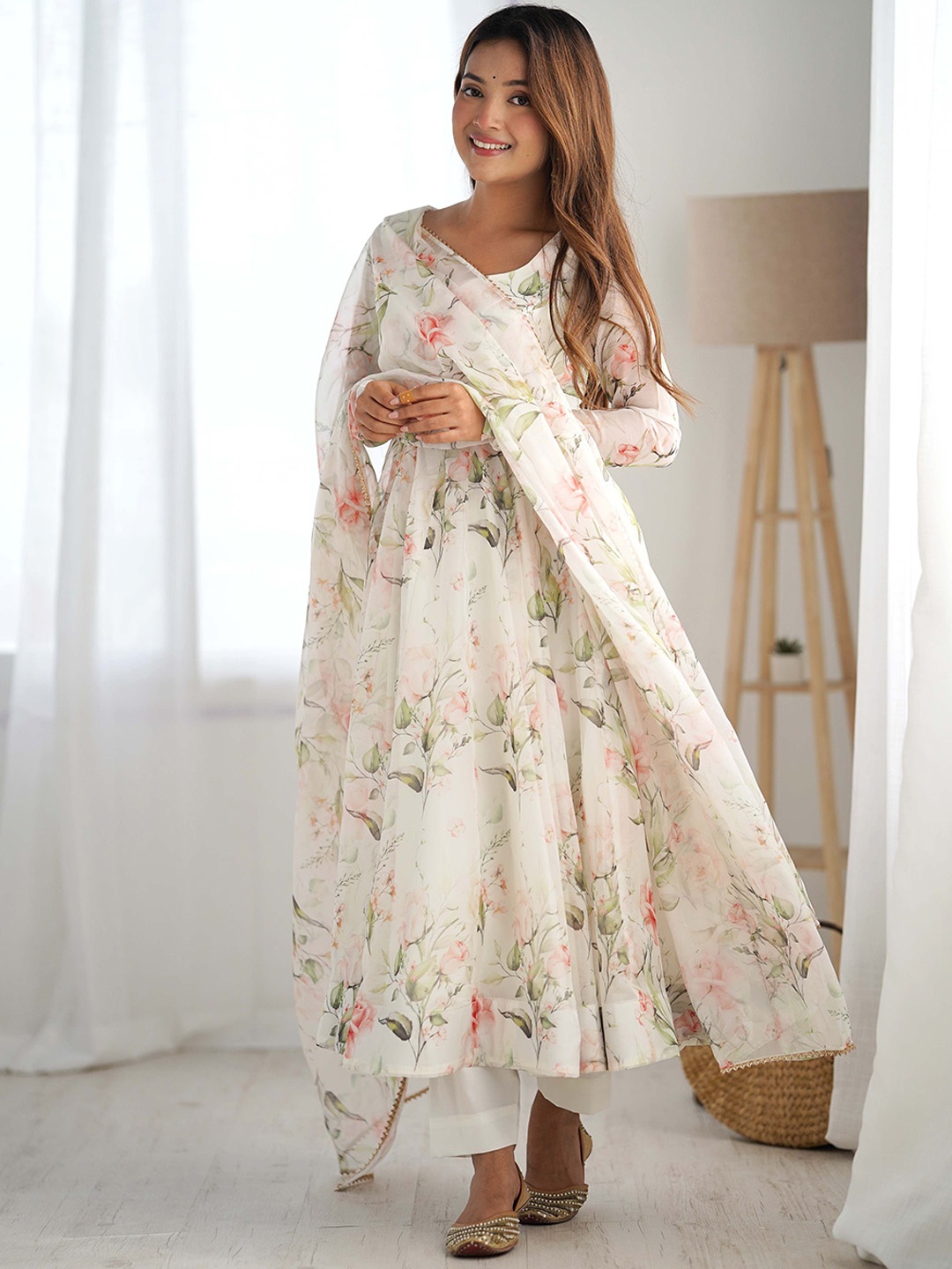 

Tanhai Floral Printed Anarkali Kurta with Trousers & Dupatta, White
