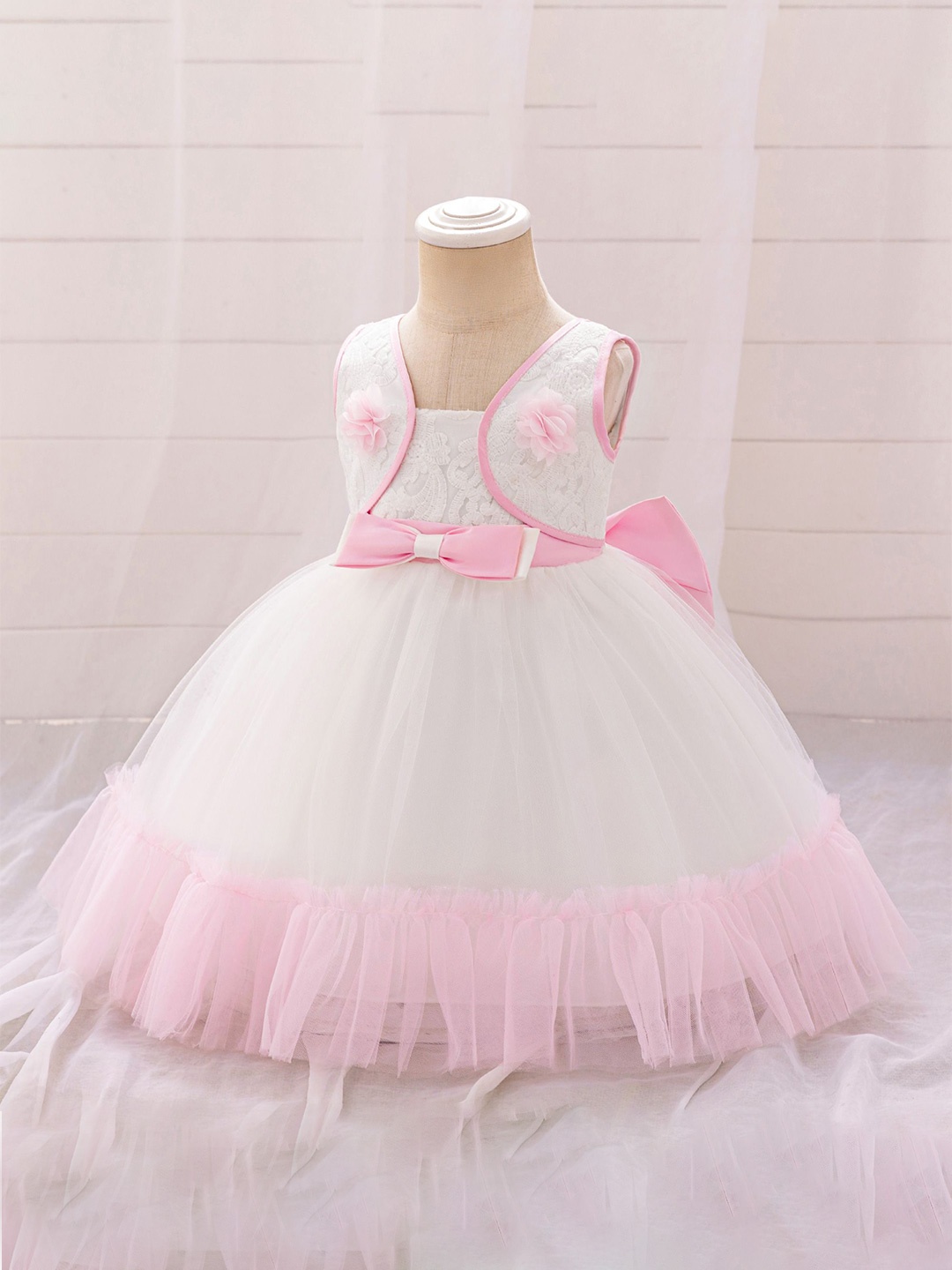 

StyleCast x Revolte Girls Ruffled Balloon Dress, White