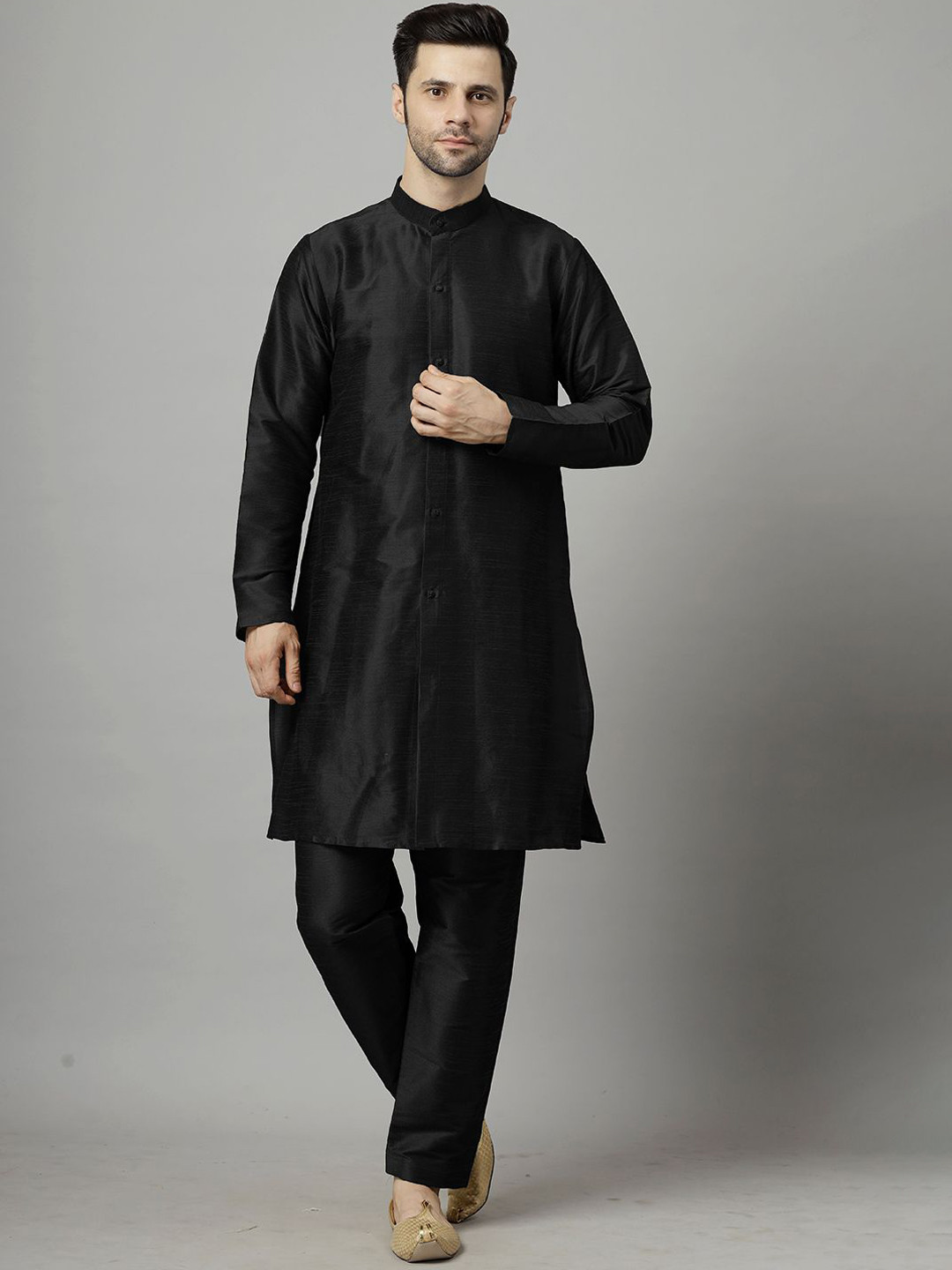 

Utsav Fashion Mandarin Collar Long Sleeves Straight Kurta with Pyjamas, Black