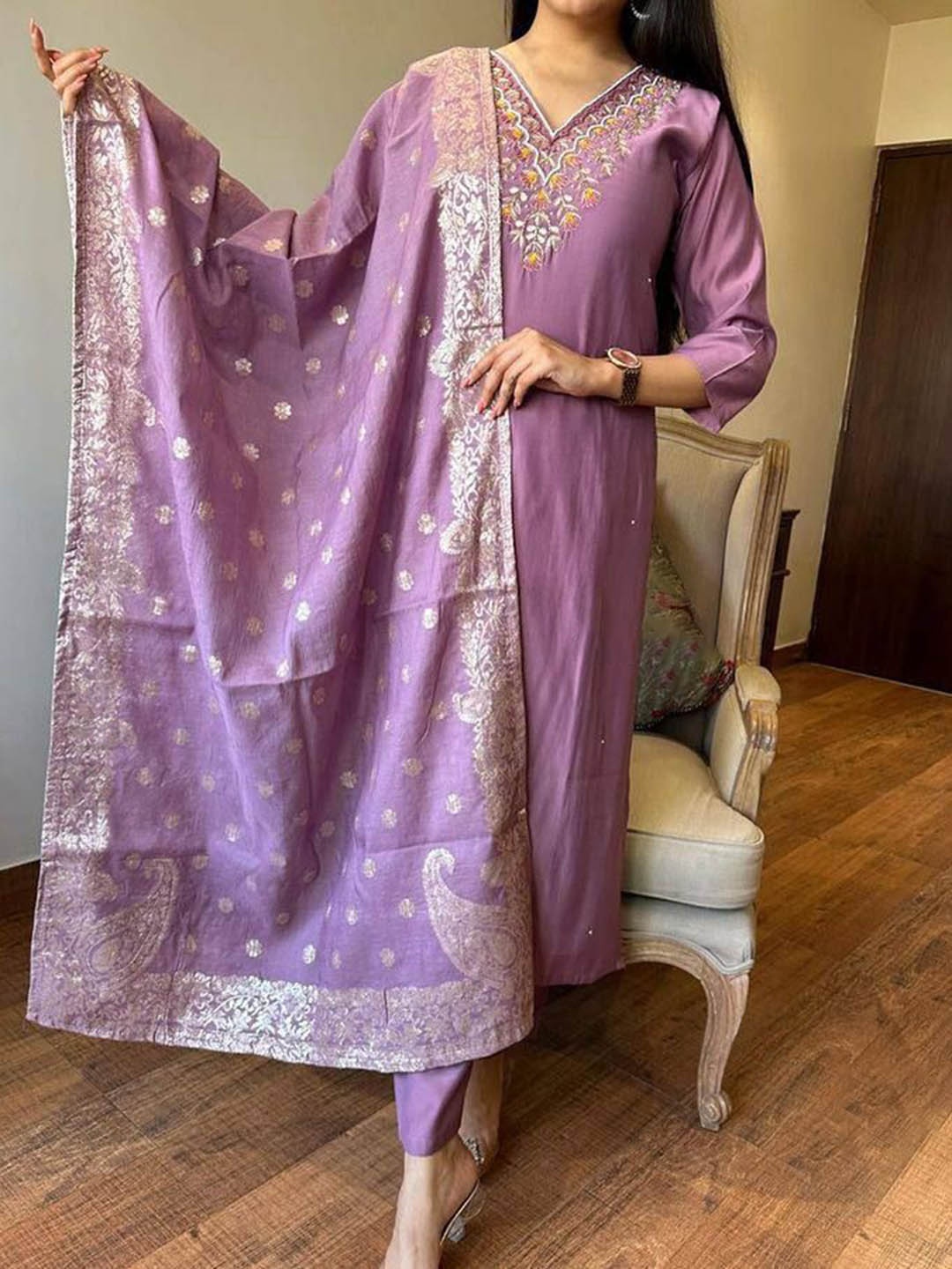 

Anouk Purple Ethnic Motifs Embroidered Beads and Stones Kurta With Trousers & Dupatta