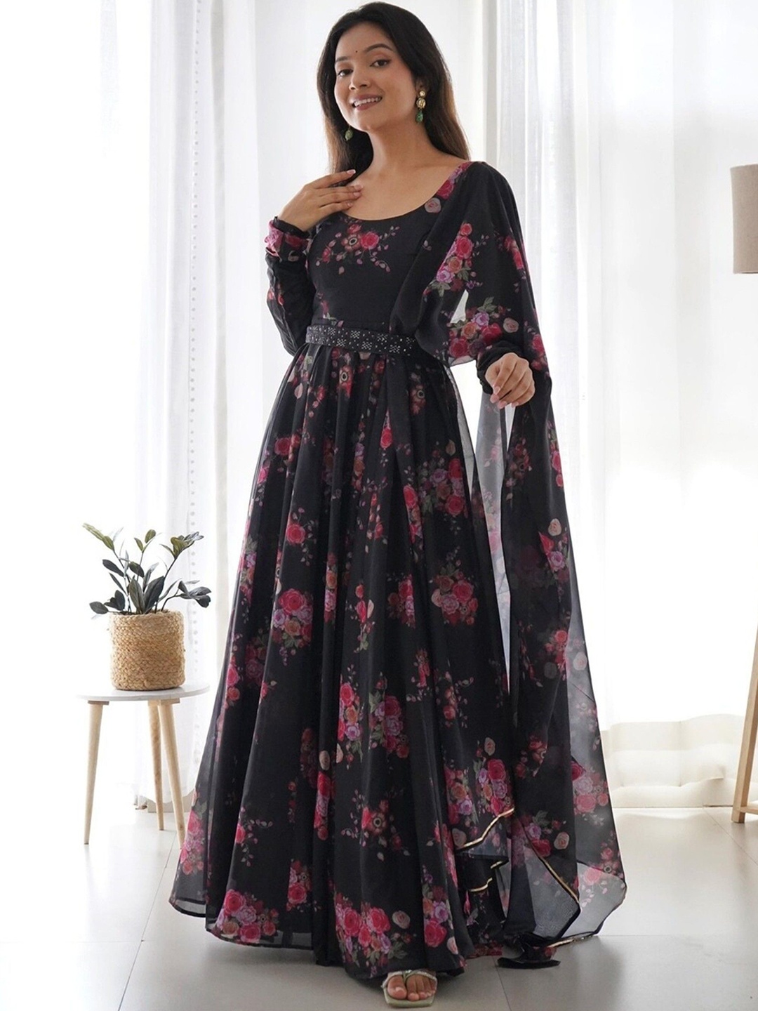 

Femvy Floral Printed Fit & Flare Maxi Ethnic Dress With Dupatta, Black