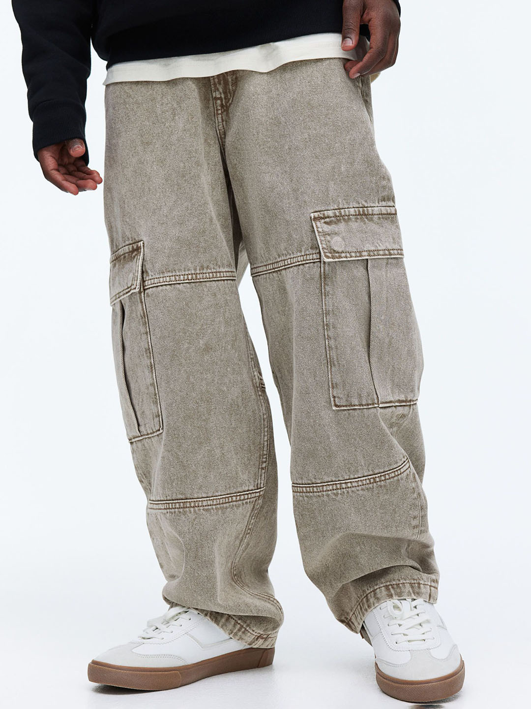 

H&M Boys Baggy Cargo Jeans, Beige