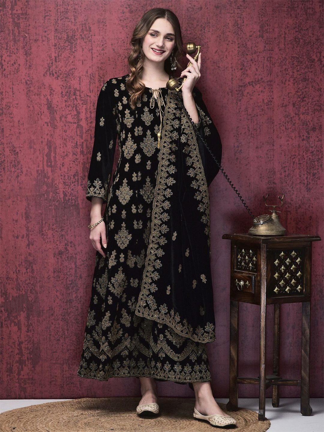 

Shree Women Ethnic Motifs Printed Velvet A-Line Maxi Dress, Black