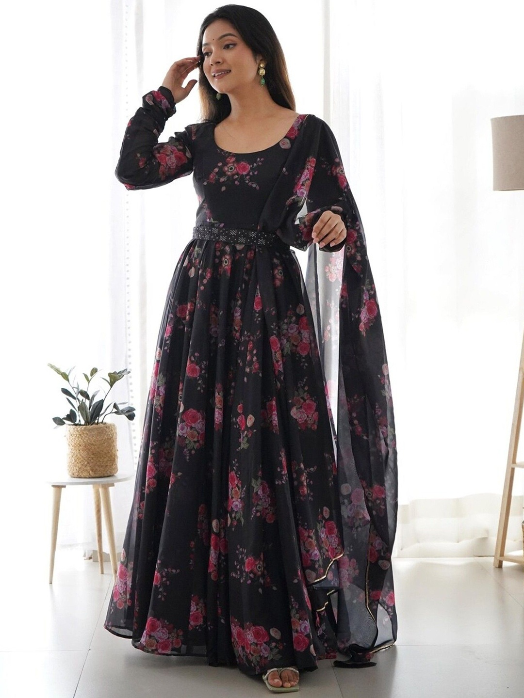 

Raiyani Enterprise Floral Printed Fit & Flare Maxi Ethnic Dresses With Dupatta, Black