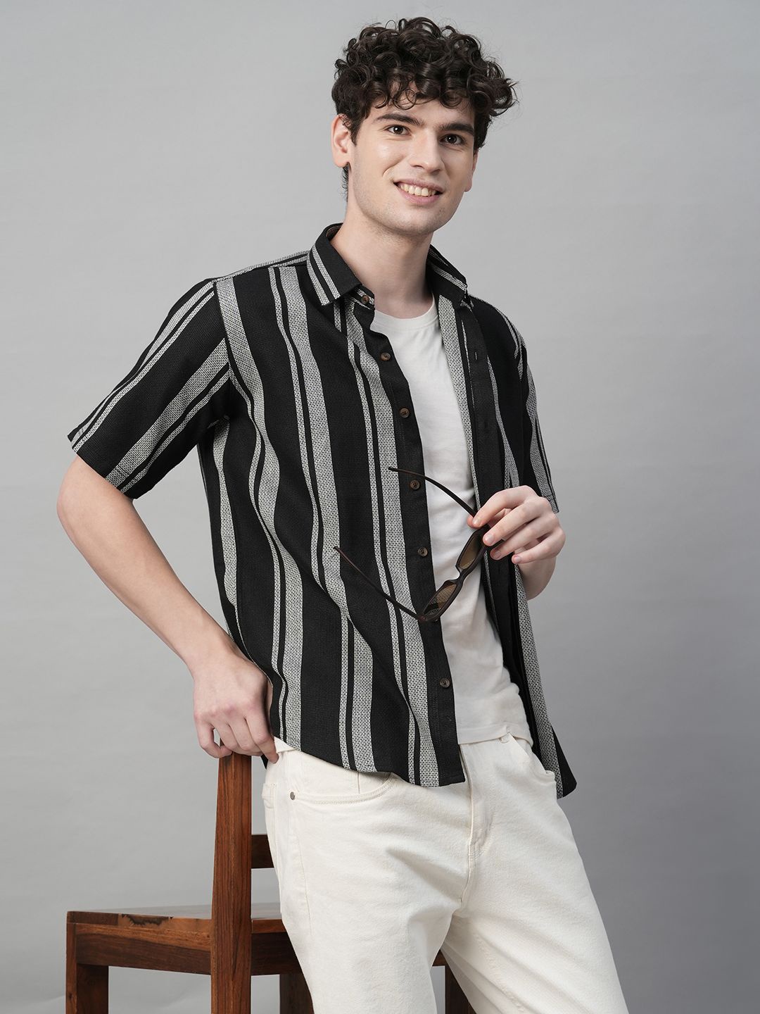 

TRYBUY.IN Men Premium Spread Collar Vertical Striped Cotton Casual Shirt, Black