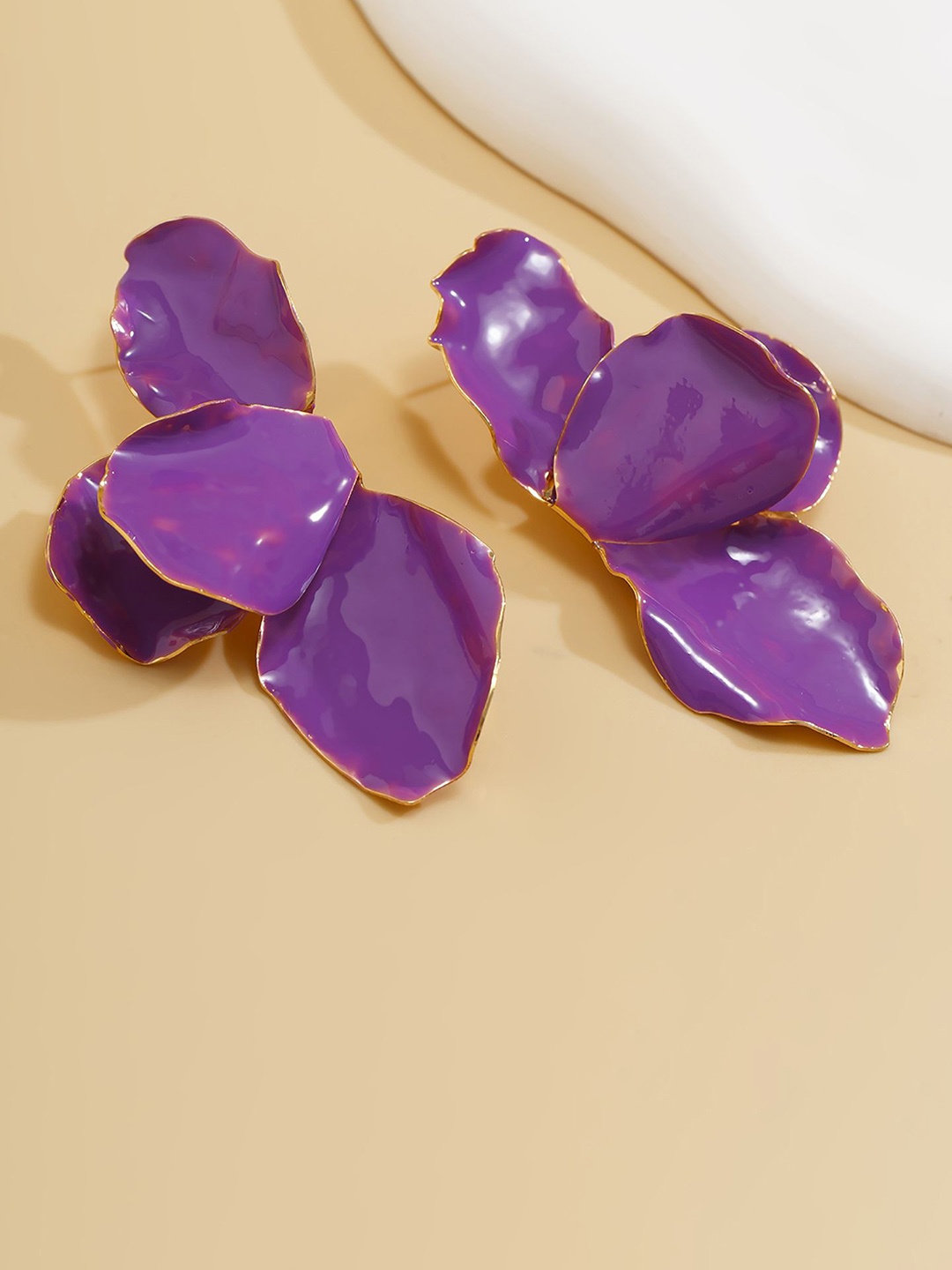 

StyleCast x Revolte Leaf Shaped Metal Studs, Purple