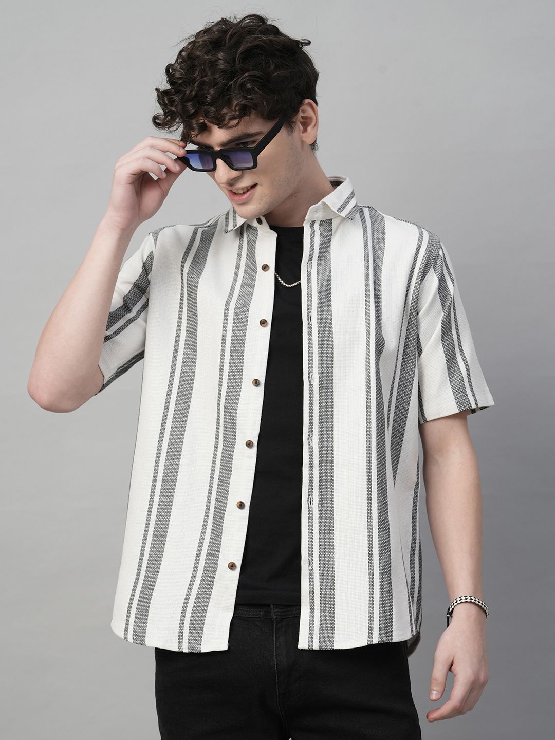 

TRYBUY.IN Men Premium Spread Collar Vertical Striped Cotton Casual Shirt, White