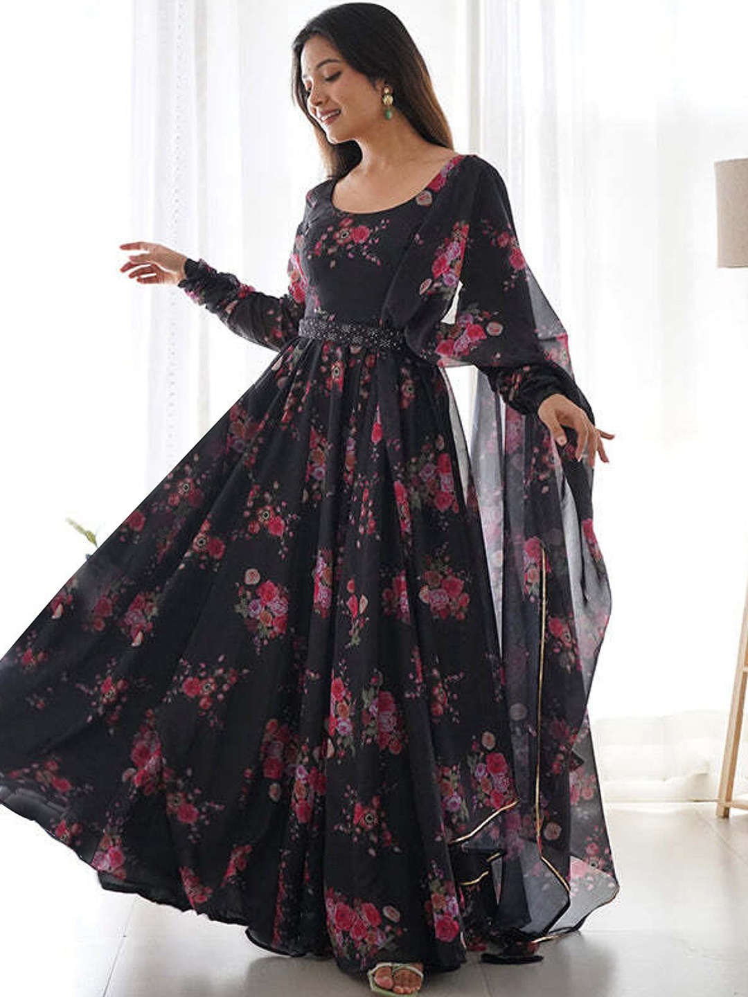 

Krunal Raiyani Floral Printed Fit & Flare Maxi Ethnic Dresses With Dupatta, Black