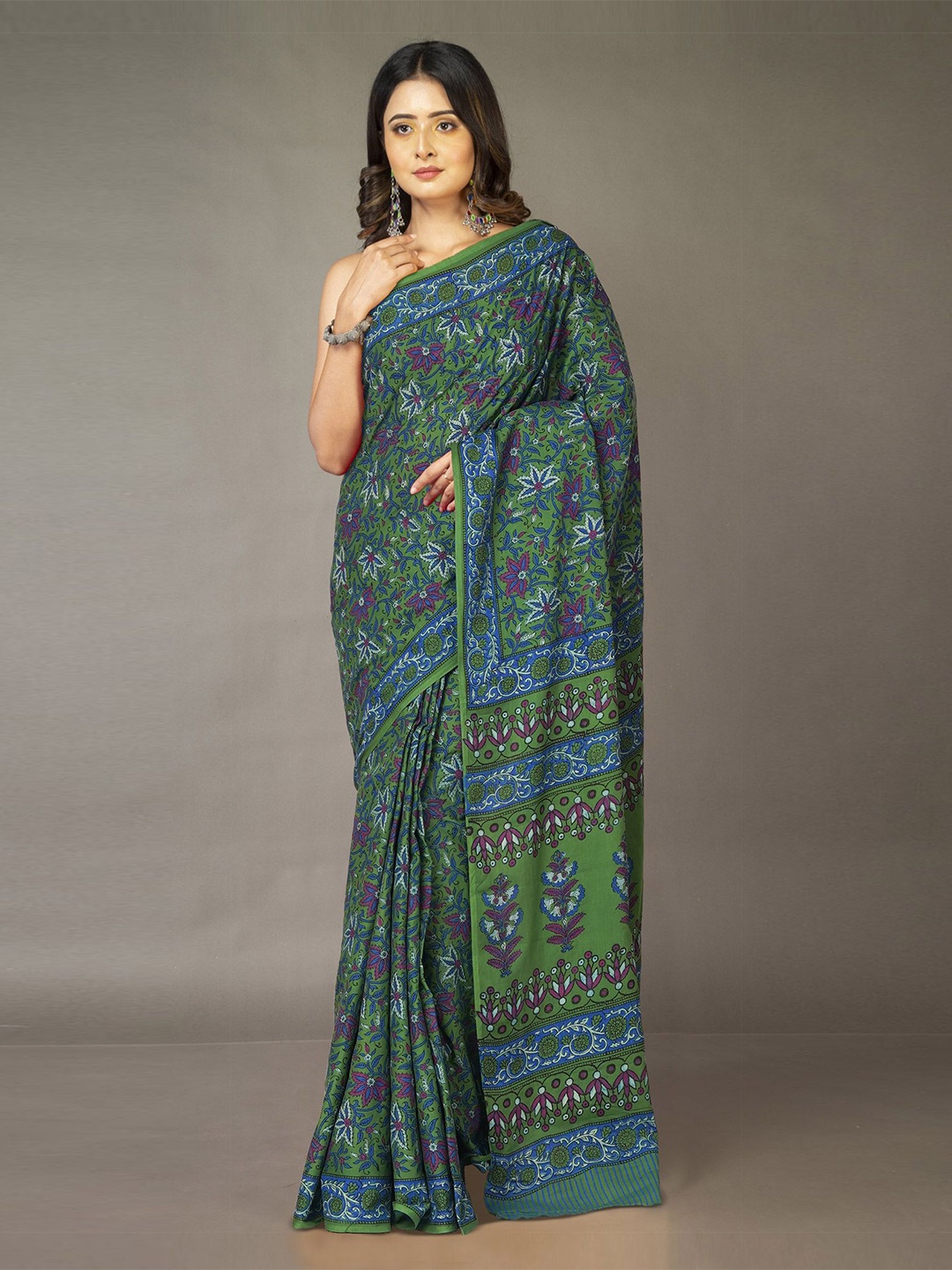 

Unnati Silks Ethnic Motifs Pure Cotton Block Print Saree, Green