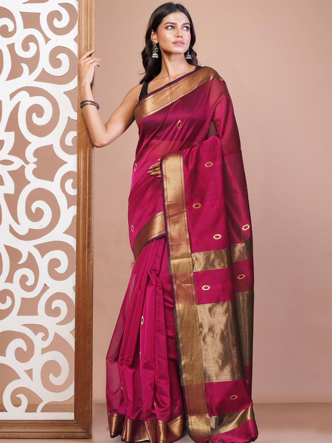 

Unnati Silks Floral Zari Handloom Maheshwari Saree, Magenta