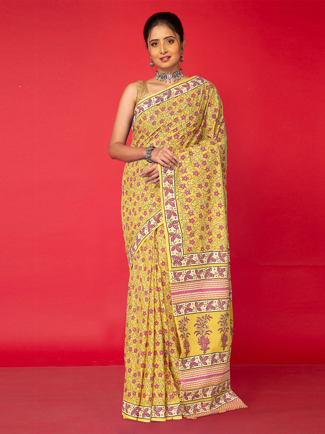 

Unnati Silks Floral Printed Pure Cotton Handloom Saree, Yellow