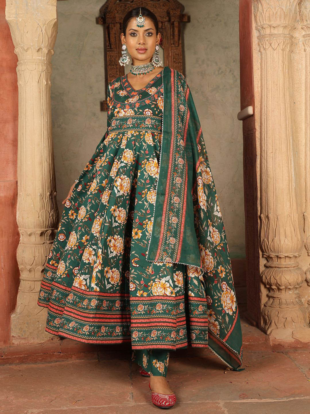 

KIMAYRA Floral Printed V-Neck Pure Cotton Anarkali Kurta With Palazzos & Dupatta, Green