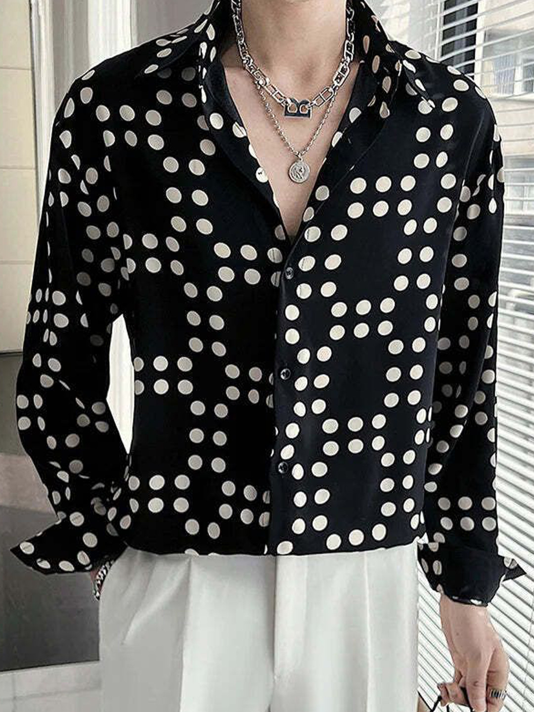 

COLORWINGS Men Comfort Spread Collar Polka Dots Printed Slim Fit Casual Shirt, Black