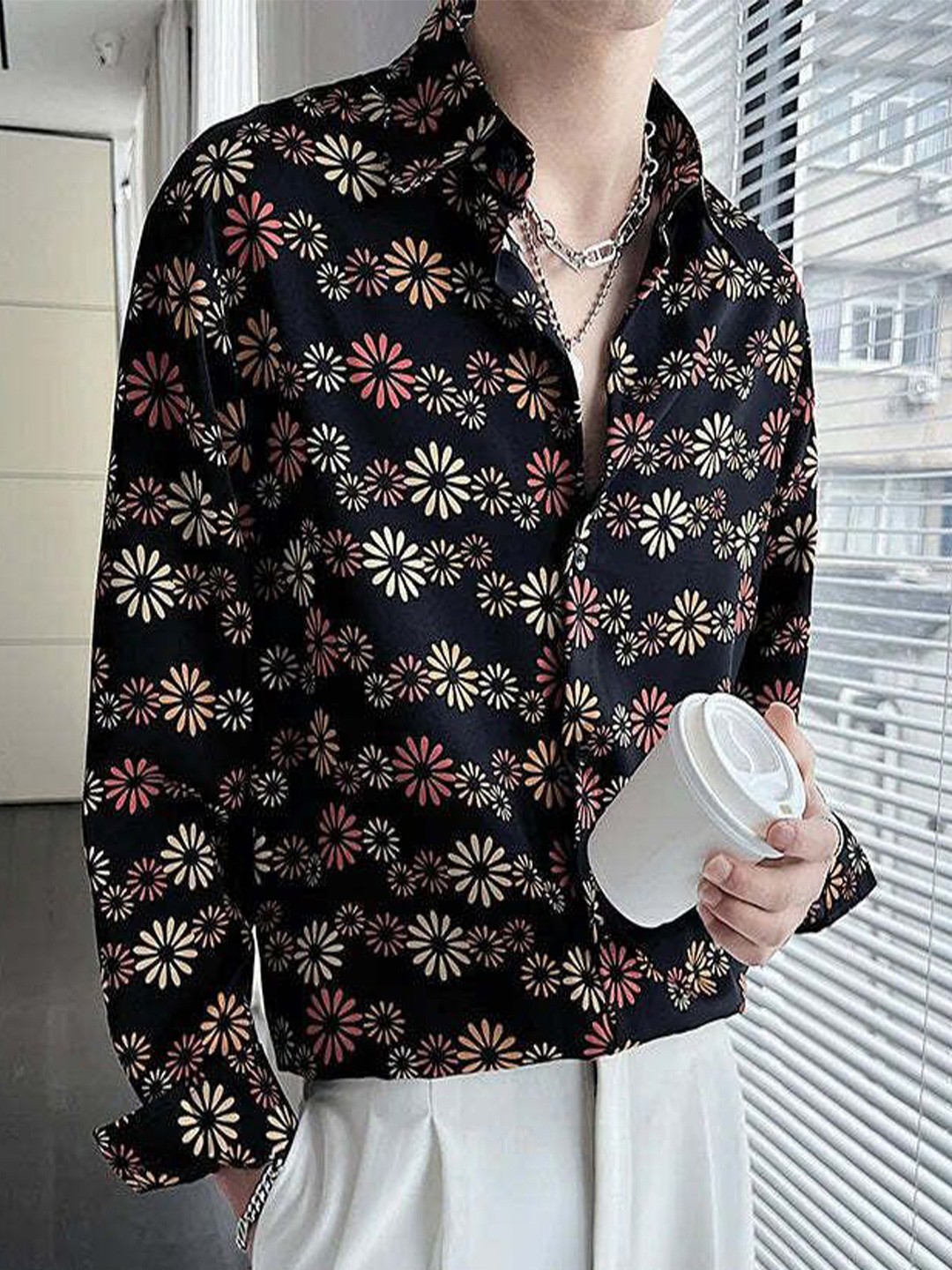 

COLORWINGS Men Comfort Spread Collar Floral Printed Casual Shirt, Black