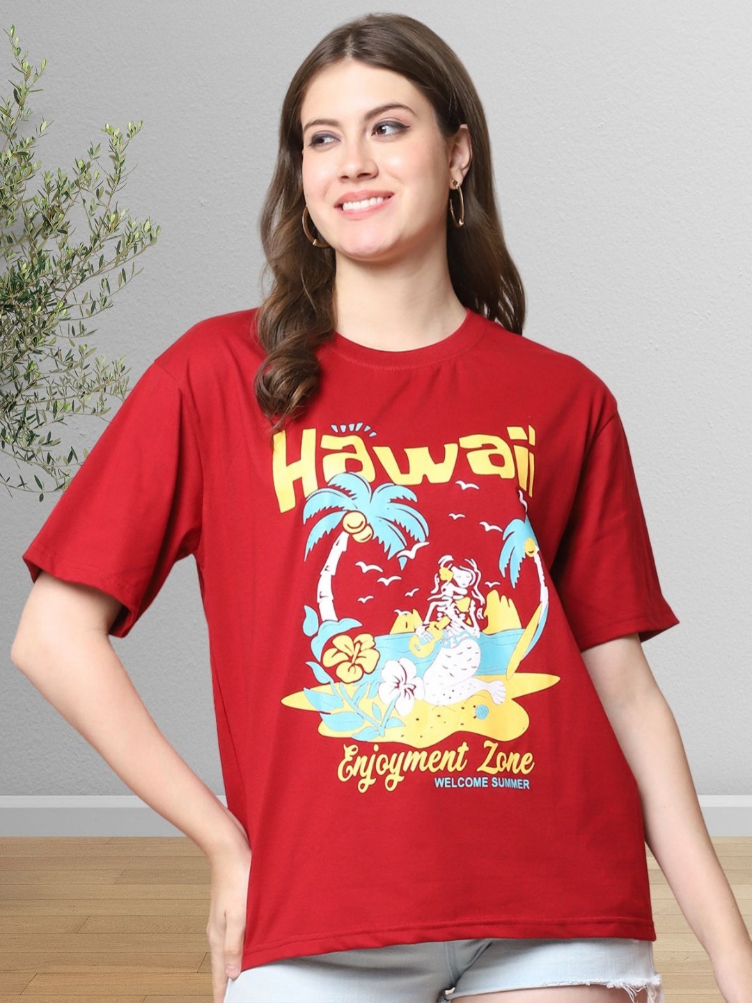 

Metronaut Women Fusion Graphic Printed Round Neck Cotton Relaxed Fit T-shirt, Red