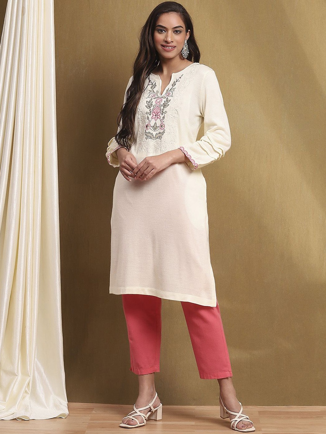 

Biba Floral Yoke Design Thread Work Acrylic Straight Kurta, Cream