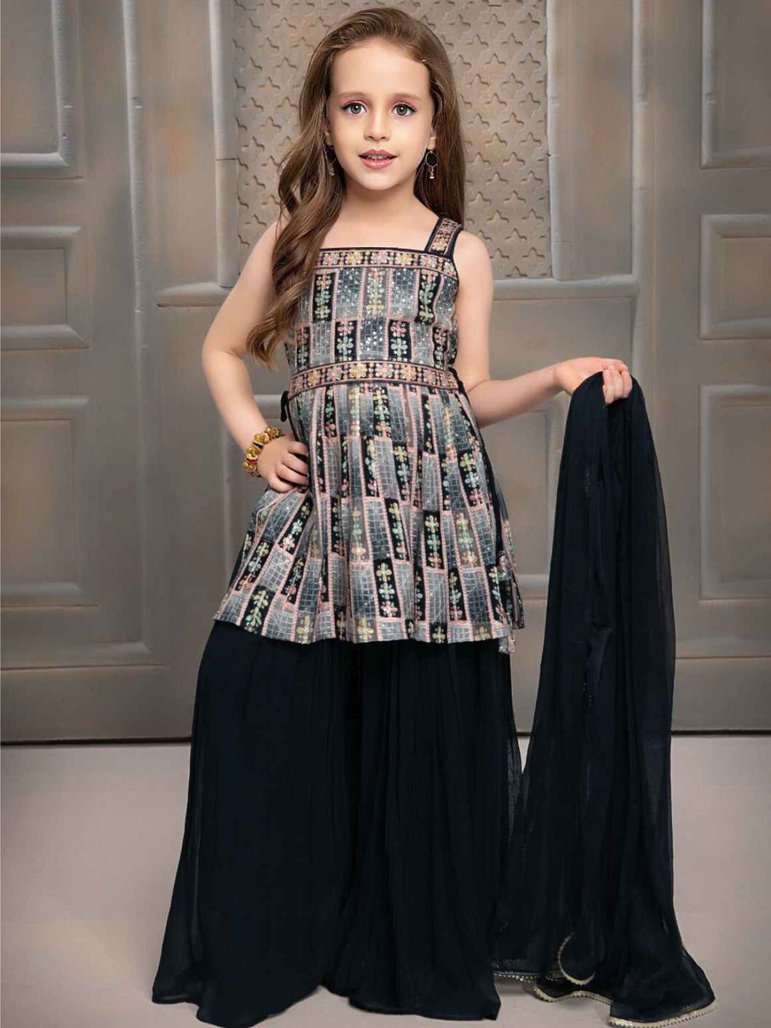 

Lagorii Girls Floral Printed Kurti With Palazzos With Dupatta, Black
