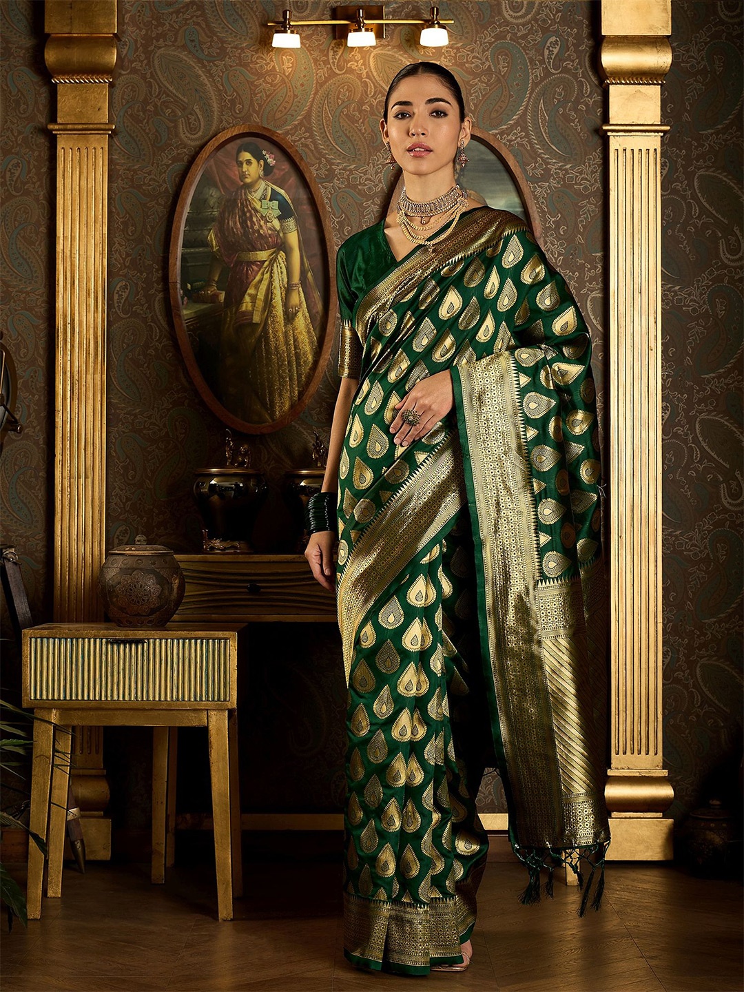 

Sangria Ethnic Motifs Woven Design Kanjeevaram Saree, Green