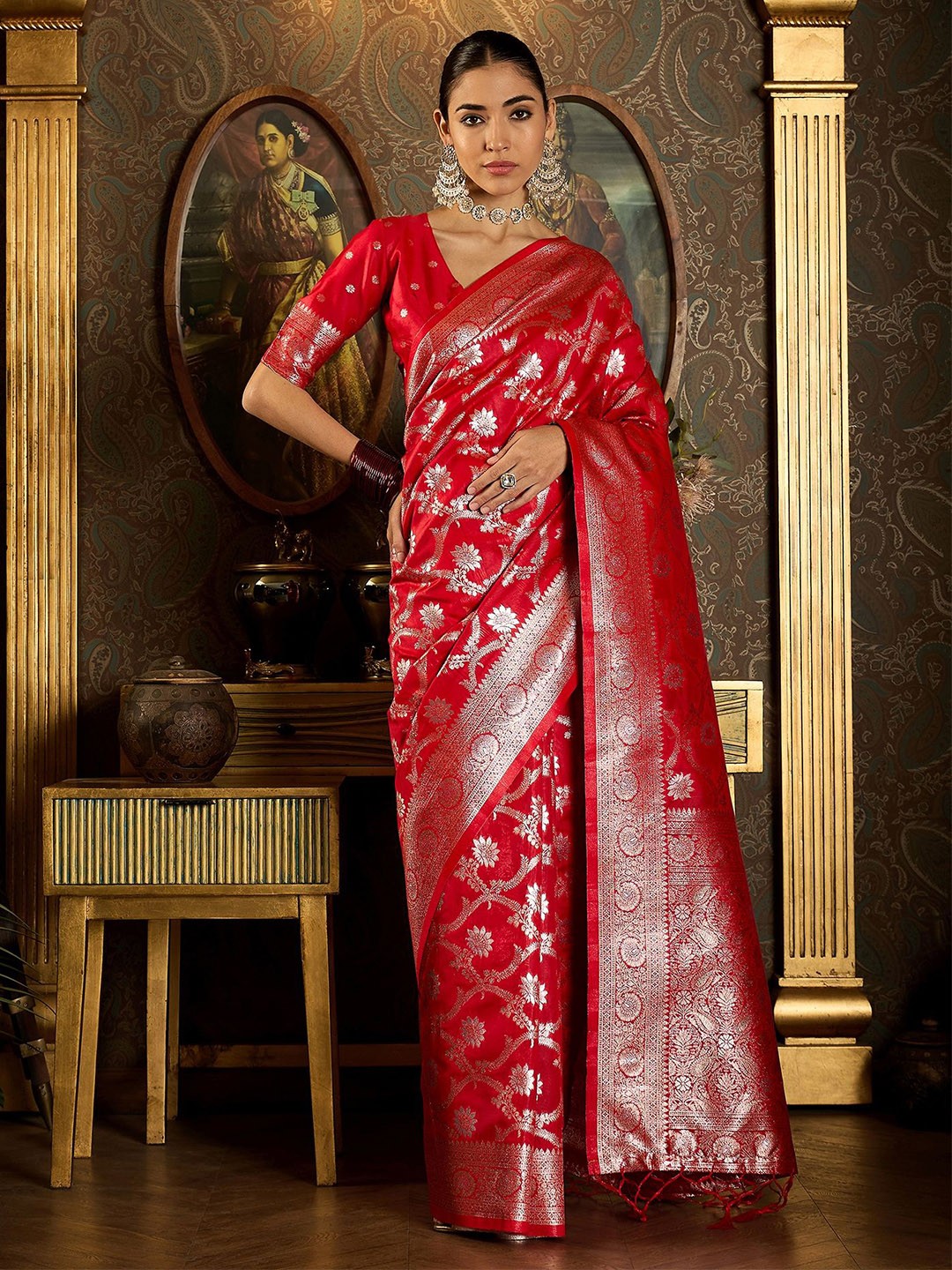 

Dori Woven Design Zari Banarasi Saree, Red