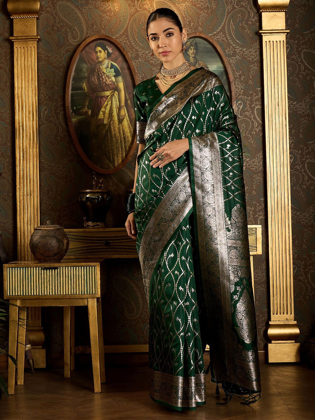 

Dori Ethnic Motifs Zari Silk Blend Banarasi Saree, Green