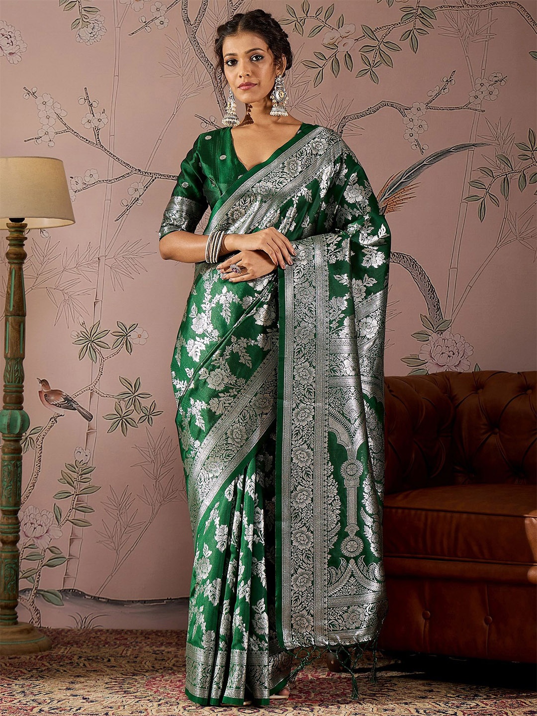 

Dori Ethnic Motifs Woven Design Zari Banarasi Saree, Green