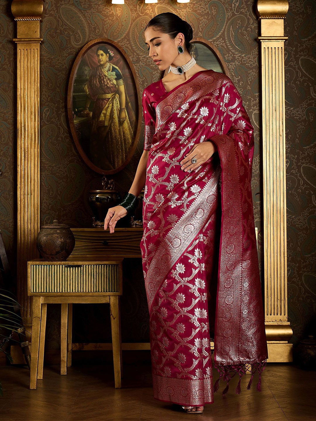 

Dori Ethnic Motifs Woven Design Zari Banarasi Saree, Pink