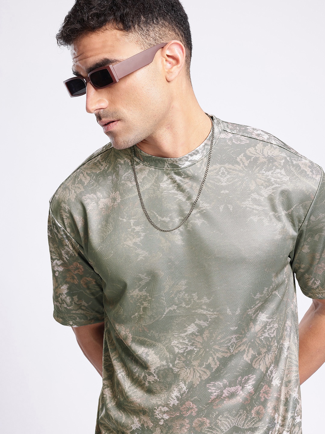 

glitchez Chill Flair Oversized Abstract Printed T-shirt, Green