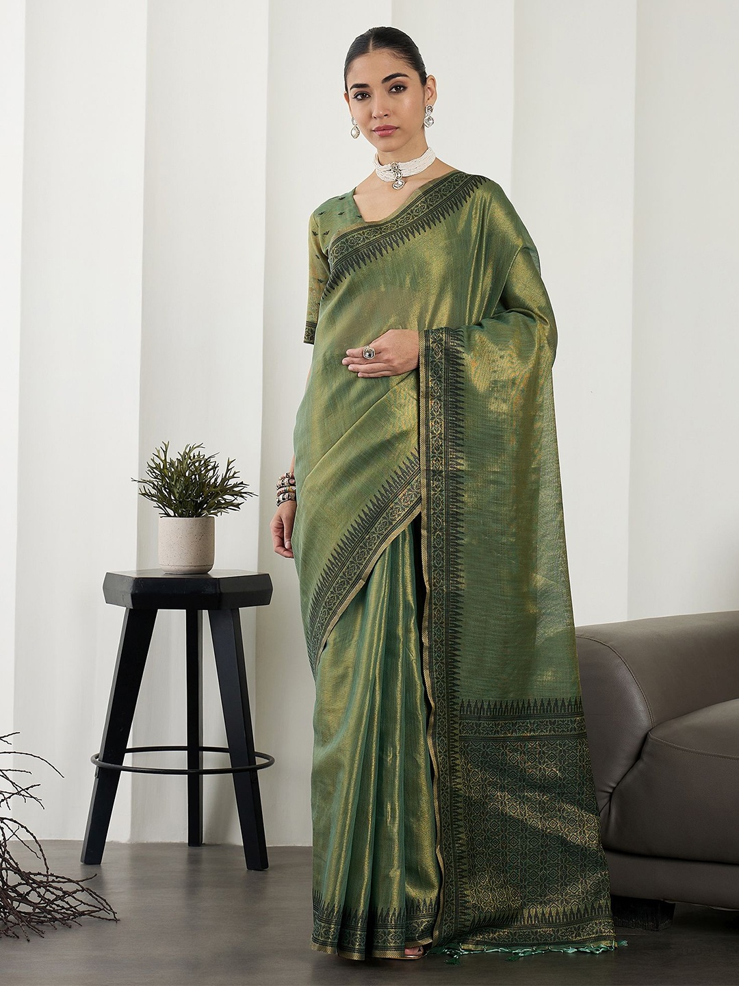 

Sangria Woven Design Banarasi Saree With Blouse, Green