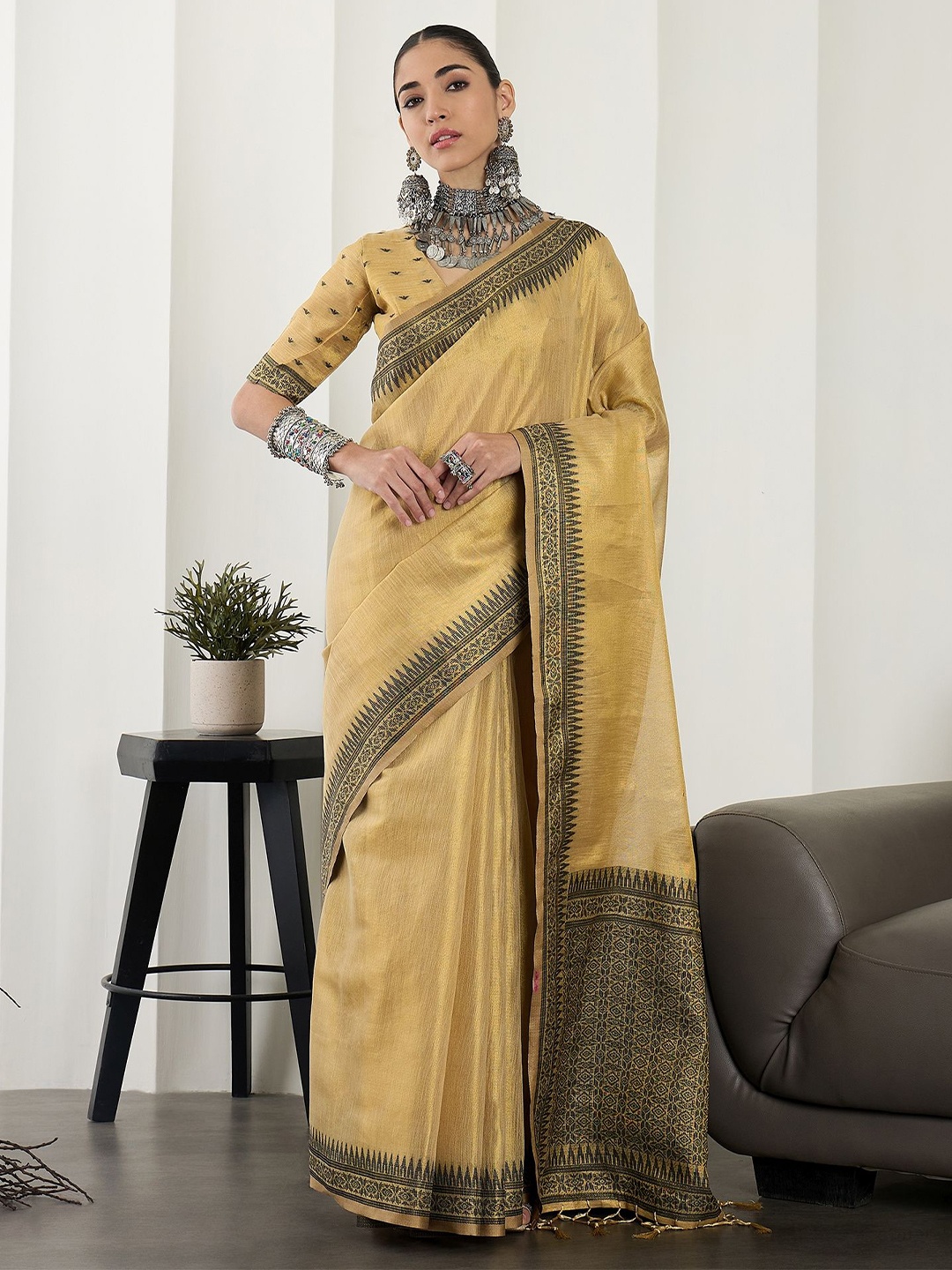 

Sangria Woven Design Banarasi Saree With Blouse Piece, Beige