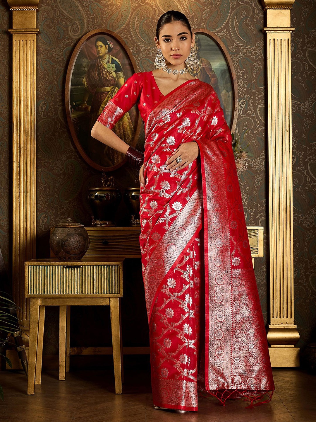 

Sangria Floral Woven Design Zari Detail Banarasi Saree, Red