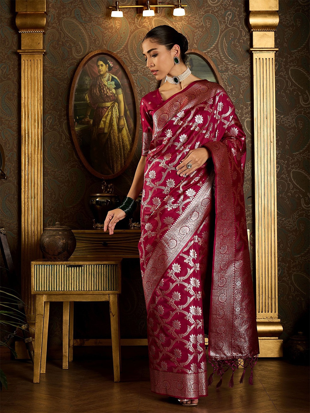 

Sangria Woven Design Zari Detail Banarasi Saree With Unstitched Blouse, Pink