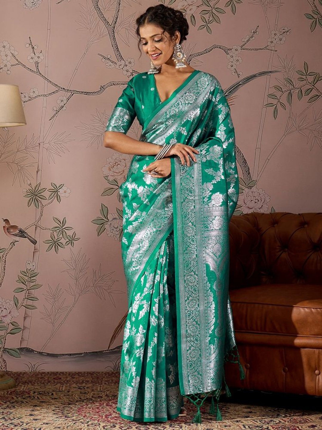 

Sangria Ethnic Motifs Woven Design Zari Detail Banarasi Saree With Unstitched Blouse, Green